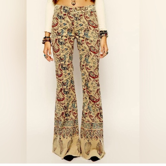 FREE PEOPLE New Delhi Border Paisley Print Flare Corduroy Jeans Size 28
